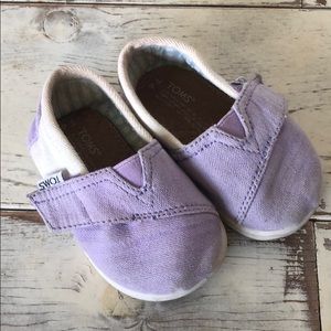 TOMS kids shoes size 4